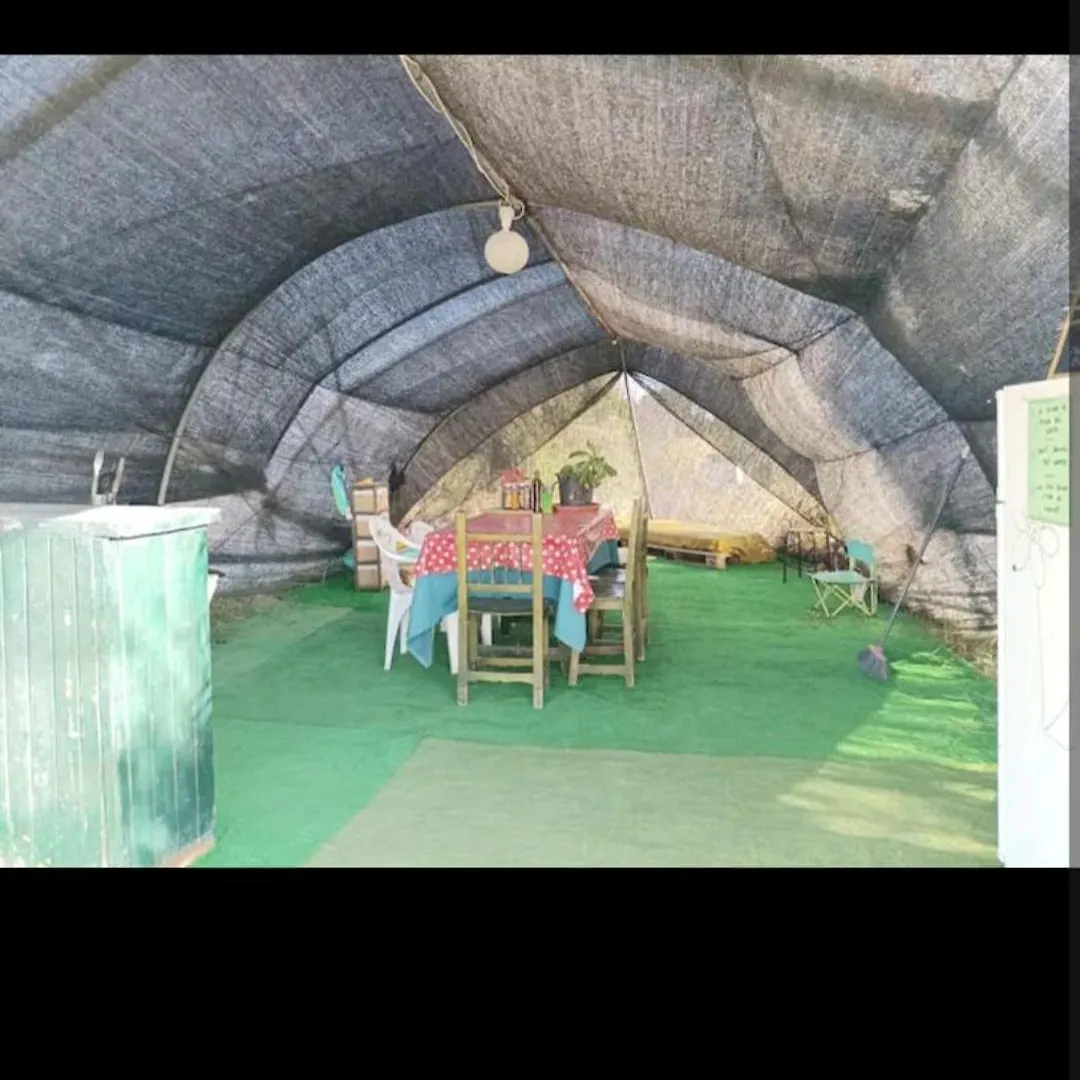 Tienda Acogedora Con Piscina 